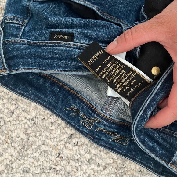 Mavi gold jeans in great condition. I think they’re L31 W26. - Picture 3 of 3